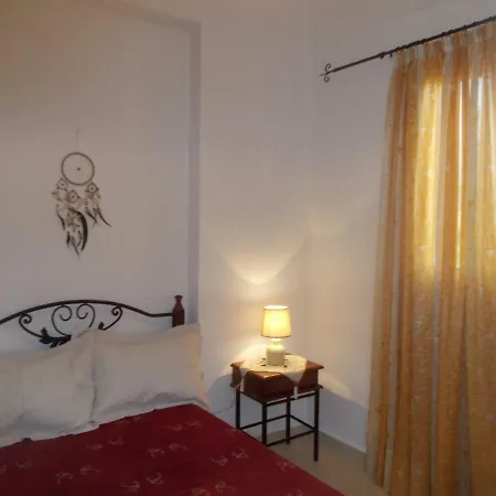 Sapera In Apartment